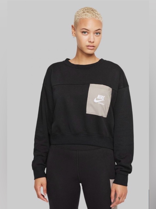 Tops - Nike Women's Black Sportswear Heritage Fleece Crewneck Sweatshirt, Size XS